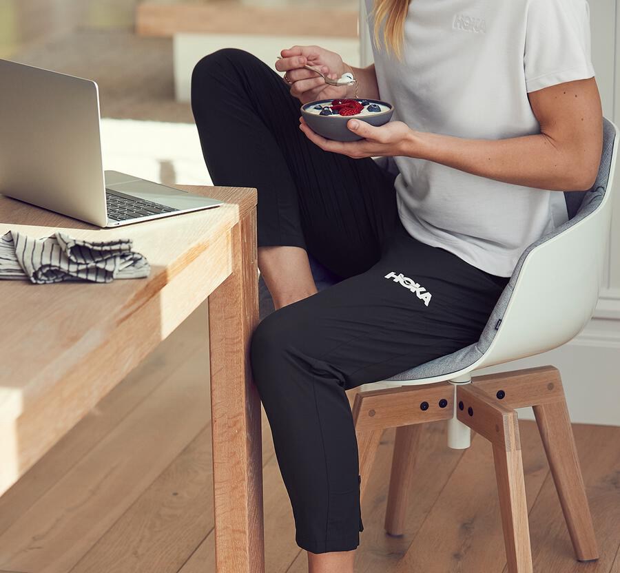 Hoka One One Womens Pants - Jogger - Black - ELAG23495